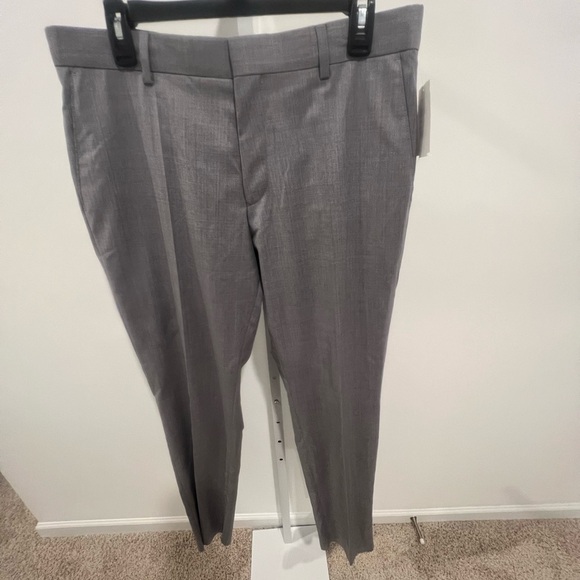 BOSS GRAY FLAT FRONT TROUSER/ 34R / NWT - Picture 1 of 4